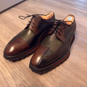 Sophisticated Black and Brown Men's Oxfords